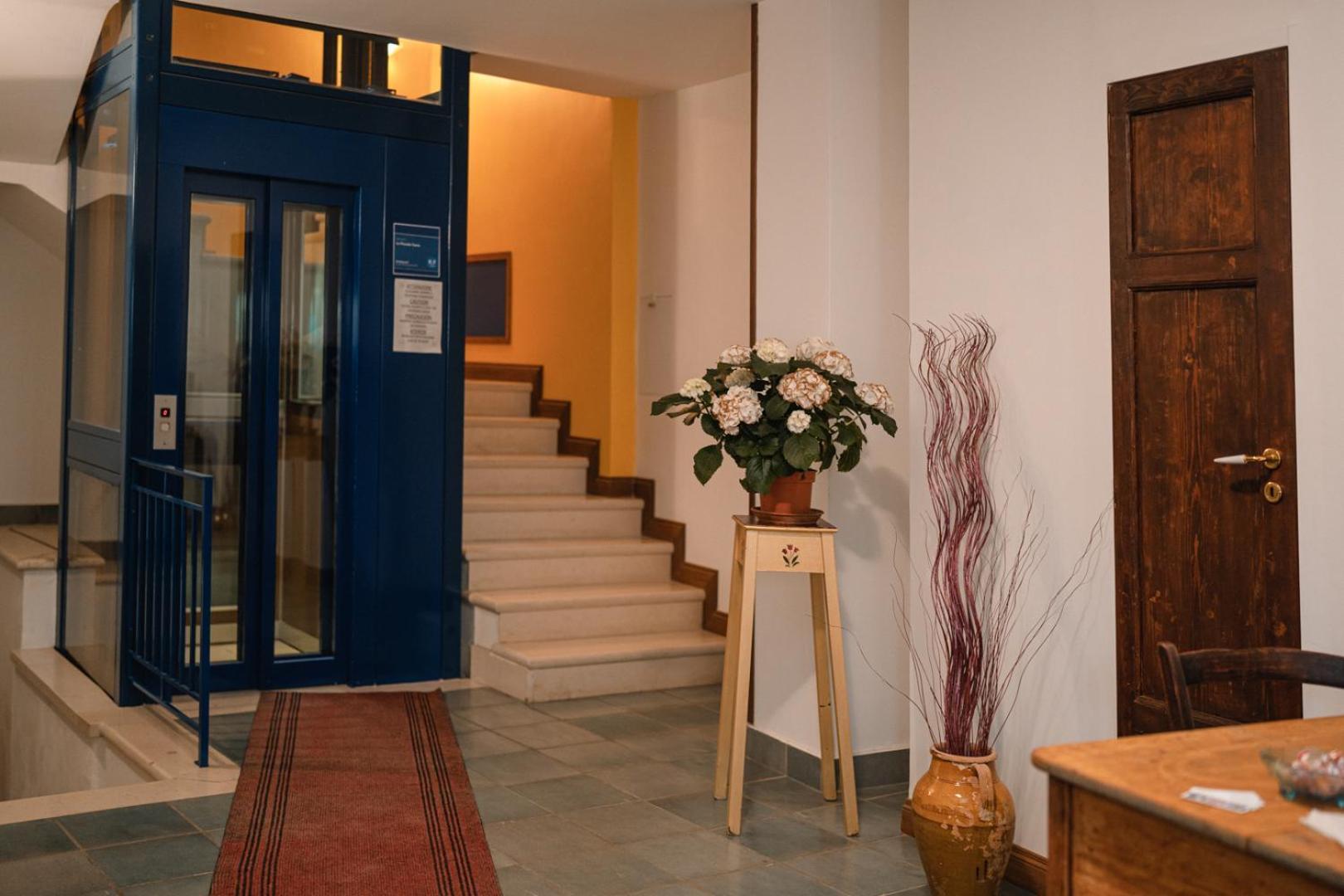 La Piccola Torre Hotel Bisceglie Exterior foto